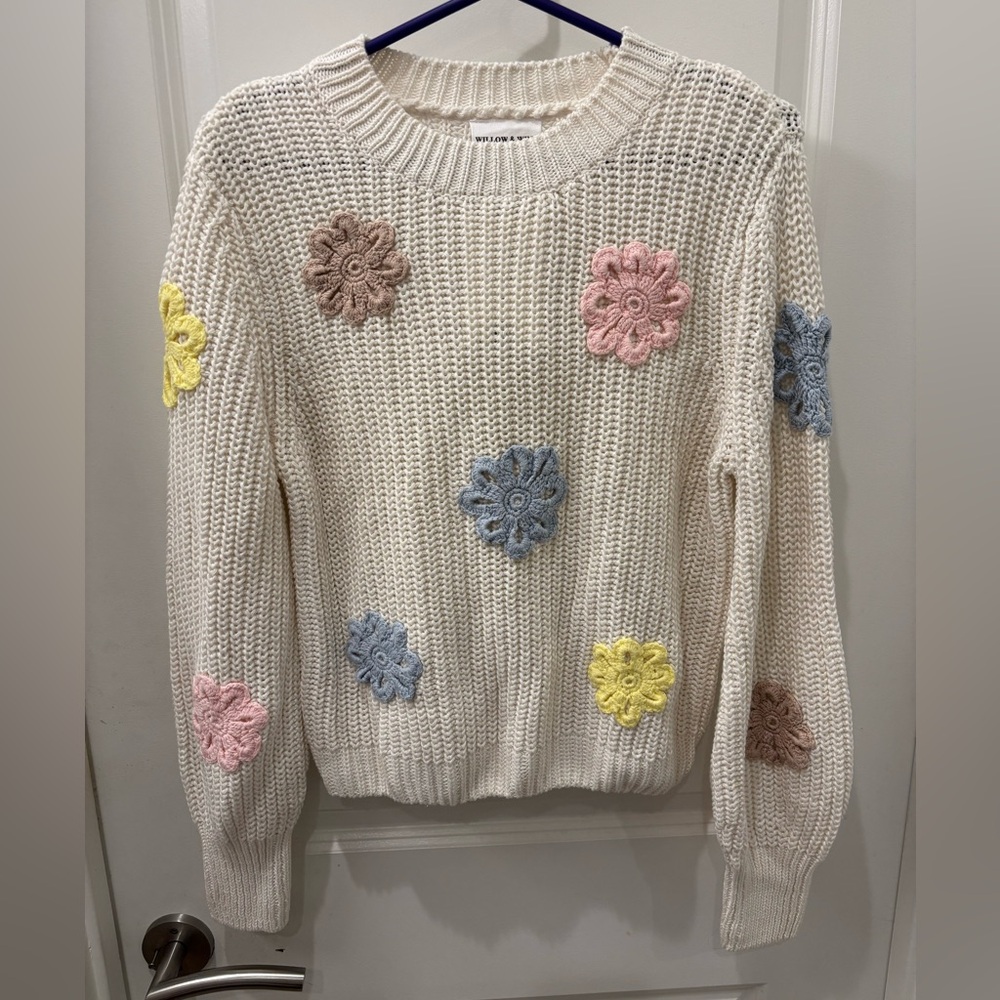 NWT Willow & Wind cream Knit Sweater with crochet 3D flowers - XS